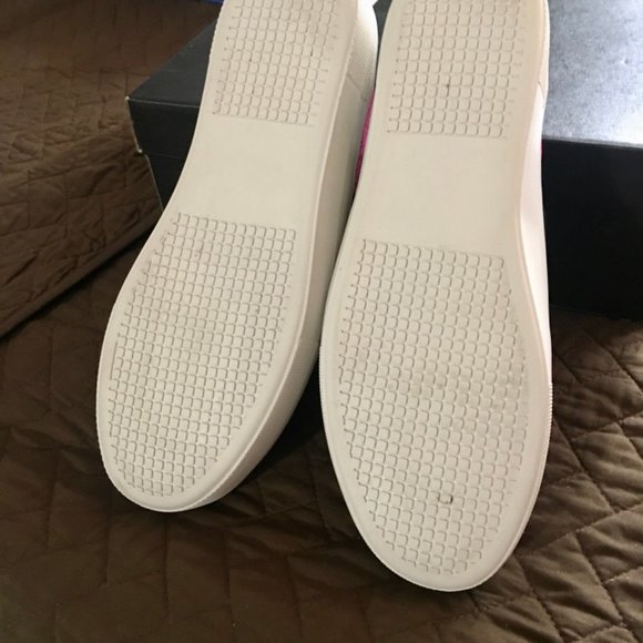 Design Lab Sari Velvet Sneakers for Lord & Taylor - Picture 4 of 6